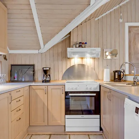Holiday home Lovely In With Kitchen