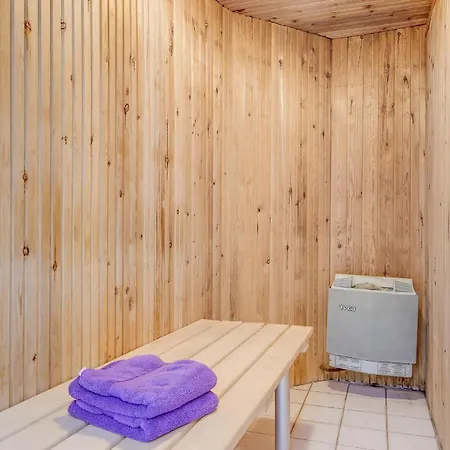 Lovely In With Kitchen Holiday home Dronningmolle