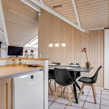 Holiday home Lovely In With Kitchen Dronningmolle