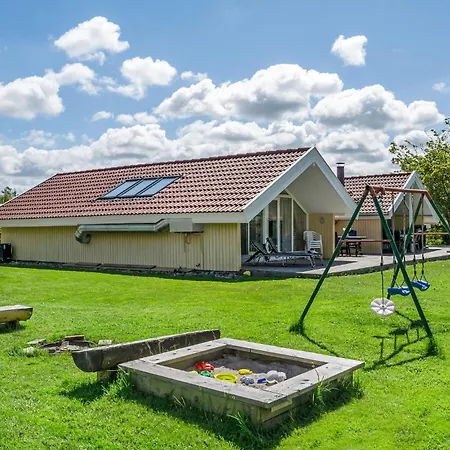 Lovely In With Kitchen Holiday home