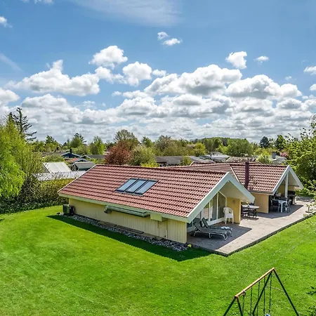 Lovely In With Kitchen Holiday home