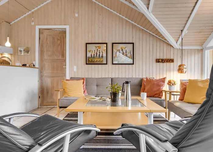 Gogevej Xi Nyaraló Dronningmølle
